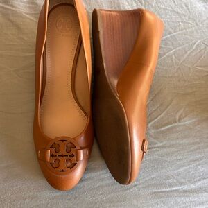 EUC Tory Burch Women's Brown Leather Wedges, 10